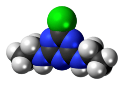 Space-filling model of simazine